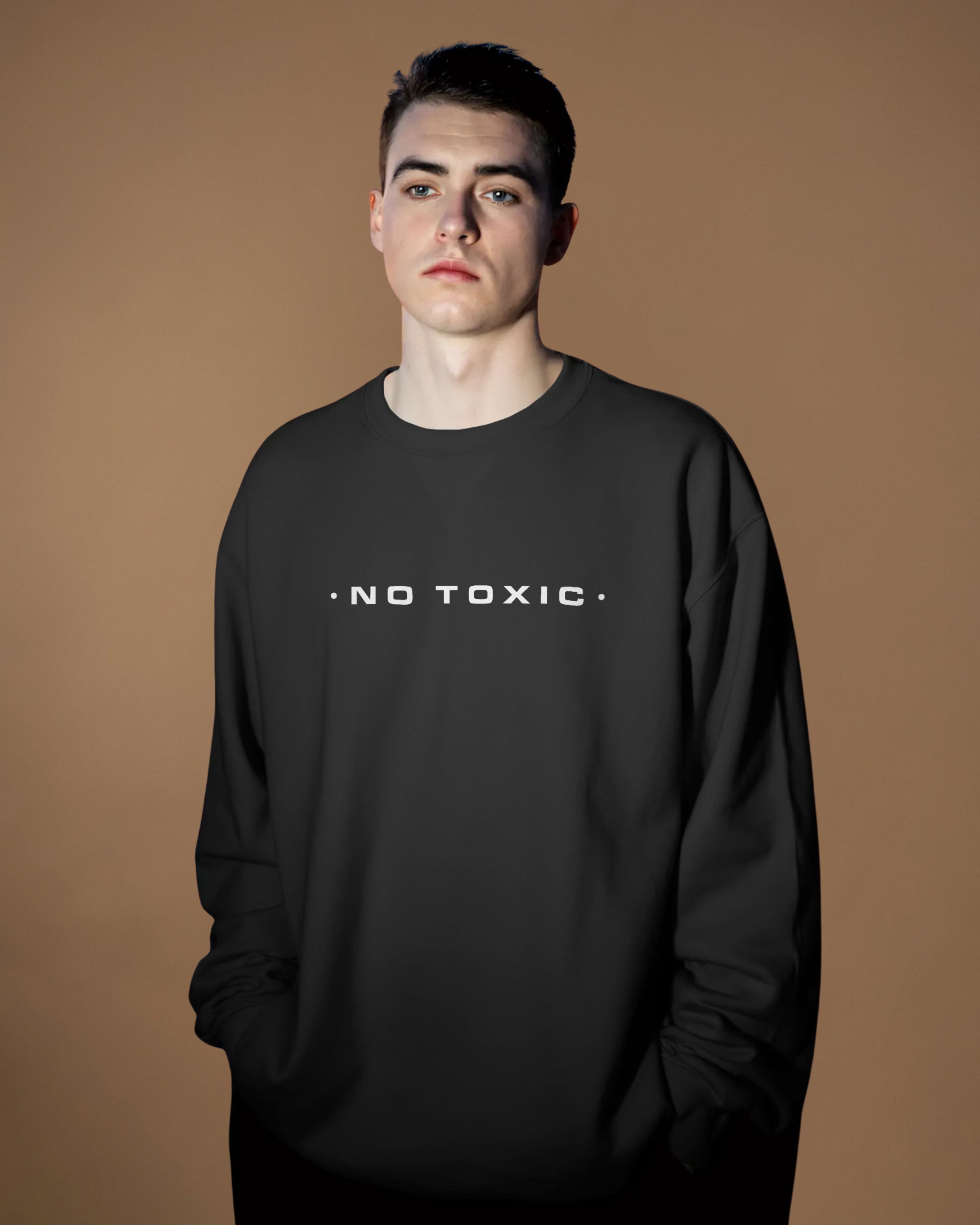 NO TOXIC Sweatshirt (Black)